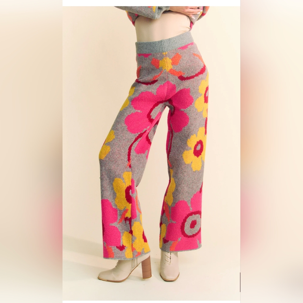 NWT Davi & Dani Flower Pattern Pull on Cozy Pant